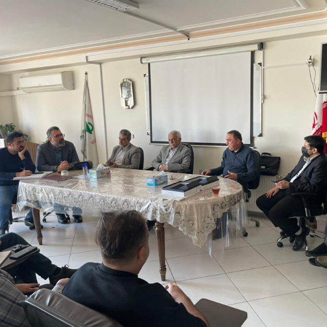 جلسه هم اندیشی هیئت مدیره انجمن داروسازان با نمایندگان داروساز سازمان نظام پزشكی استان مهر 1404